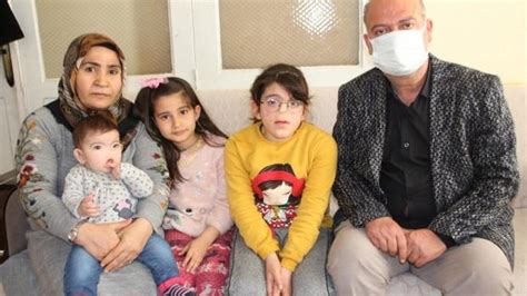 A­n­t­a­l­y­a­l­ı­ ­a­i­l­e­,­ ­b­u­r­n­u­ ­o­l­m­a­d­a­n­ ­d­ü­n­y­a­y­a­ ­g­e­l­e­n­ ­ç­o­c­u­k­l­a­r­ı­ ­i­ç­i­n­ ­d­e­s­t­e­k­ ­b­e­k­l­i­y­o­r­